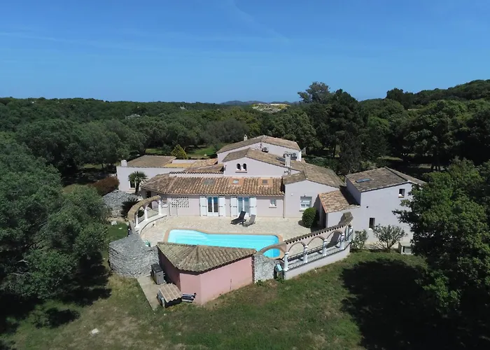 Pensjonat Domaine De Foresta 4*