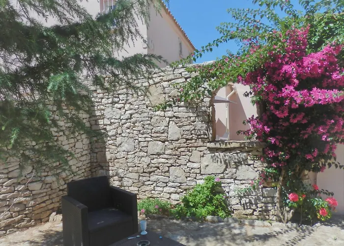 Guest house Domaine De Foresta 4*